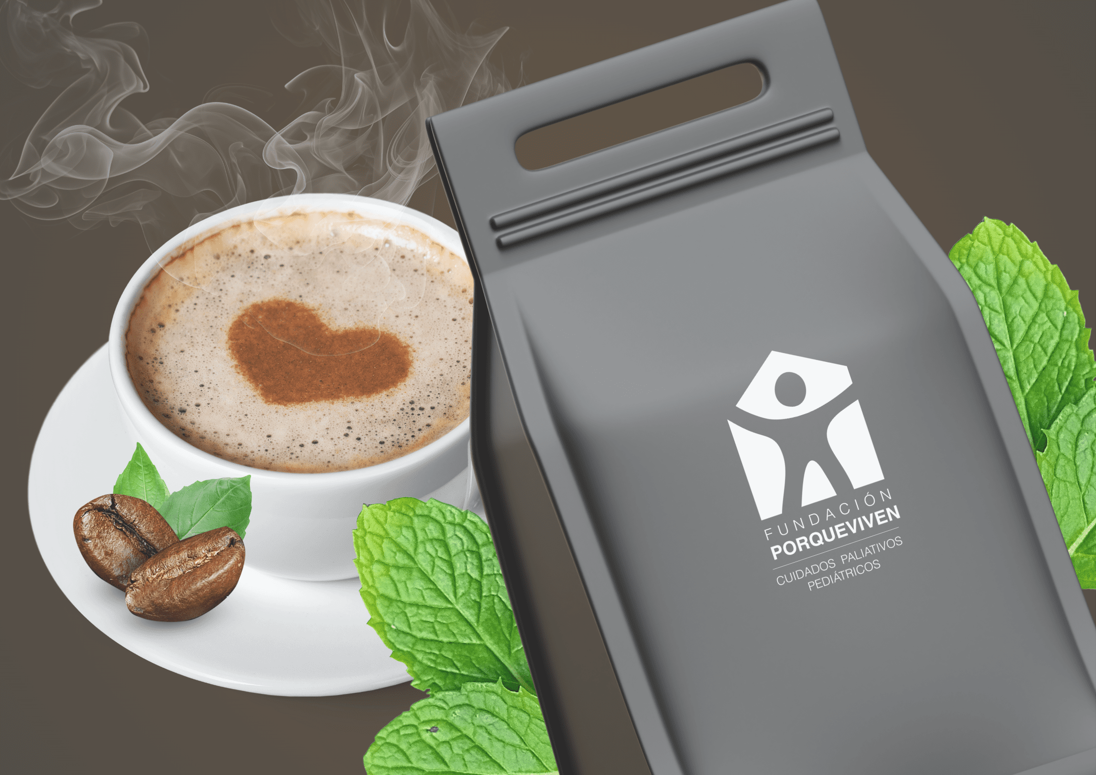 Taza de café con arte en forma de corazón junto a bolsa Fundación porqueViven, apoyando familias en cuidados paliativos infantiles