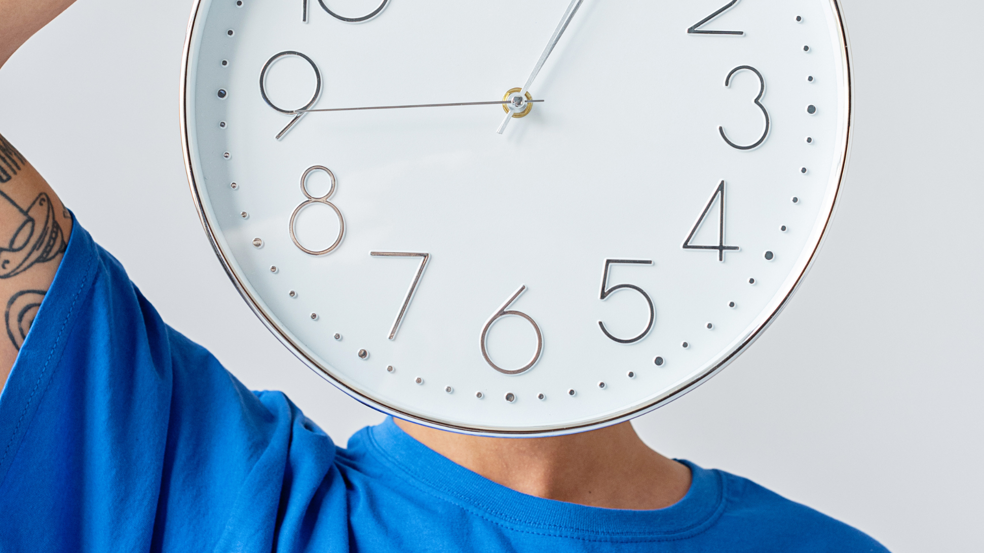 Imagen conceptual sobre el tiempo necesario para hacer voluntariado de acompañamiento